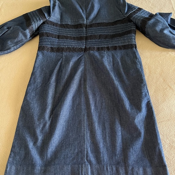 NWT Banana Republic Premium denim and black lace shift dress. Size 6. - Picture 5 of 8